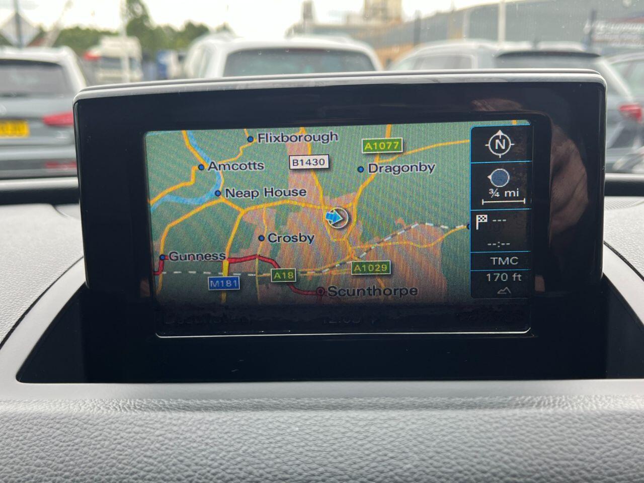 Audi Q3 view 19