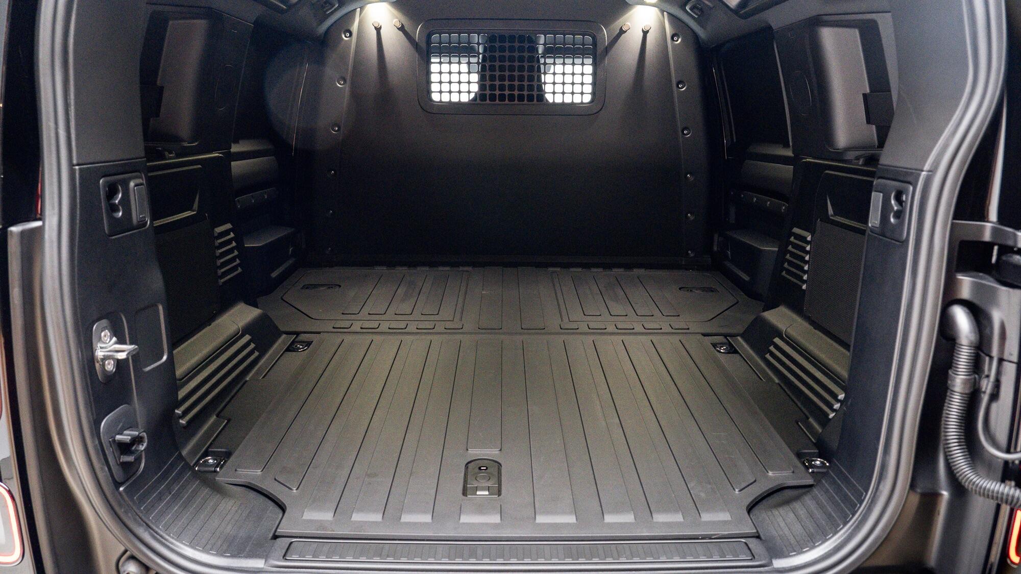 Land Rover Defender view 7