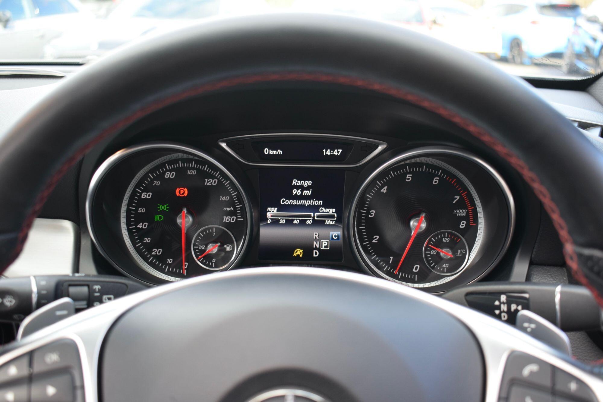 Mercedes-Benz GLA view 15