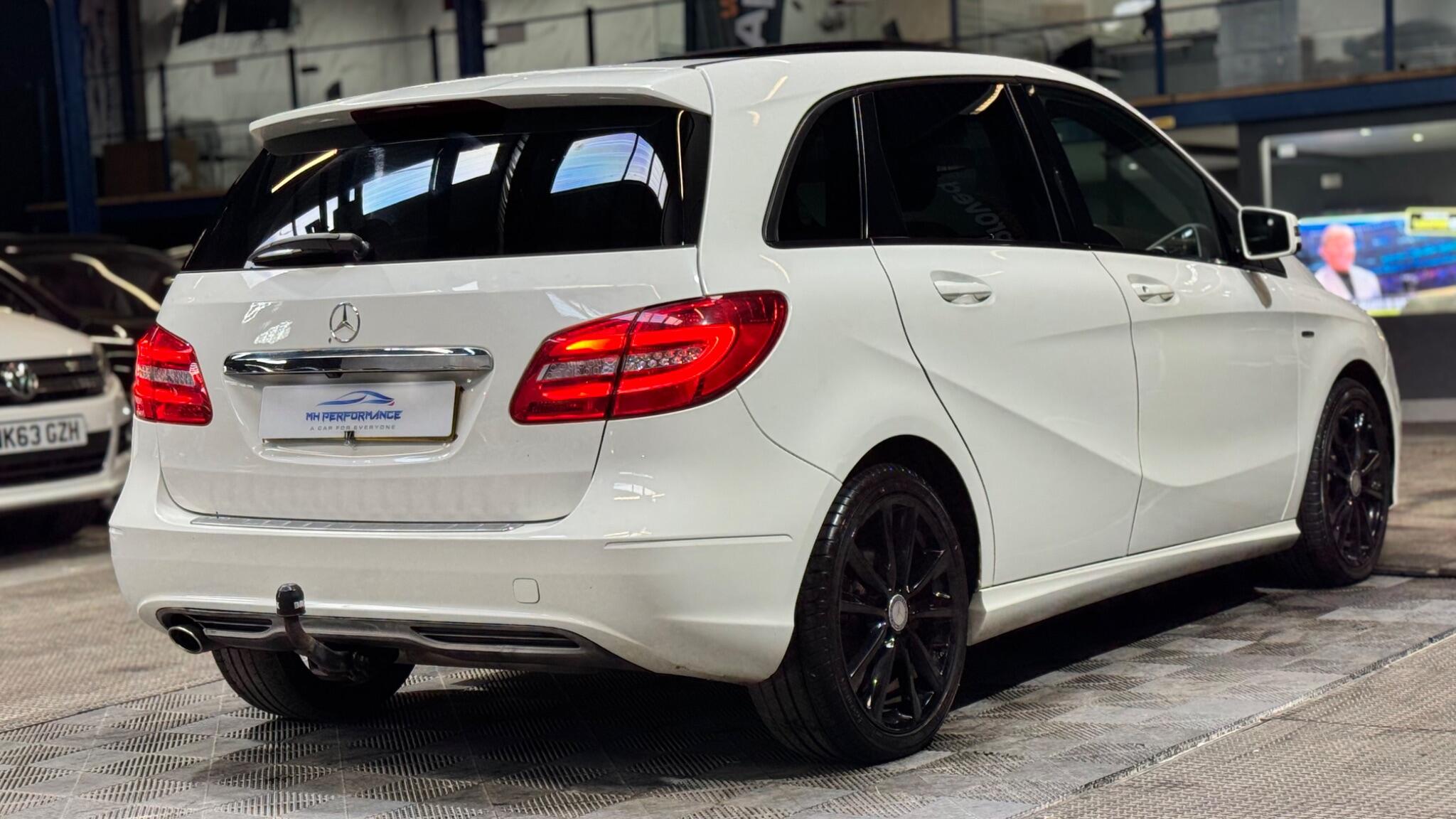 Mercedes-Benz B Class view 5