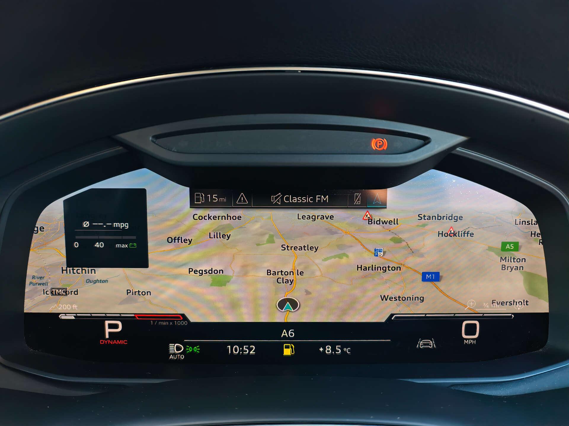 Audi Q8 view 37