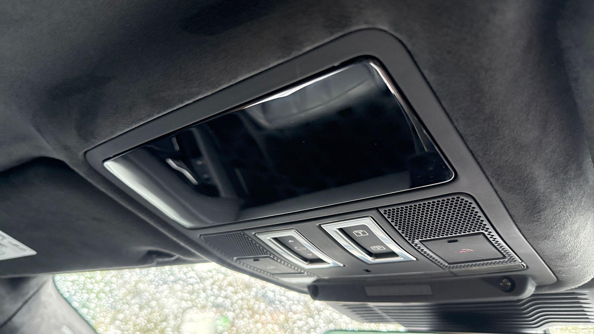 Land Rover Range Rover Evoque view 38
