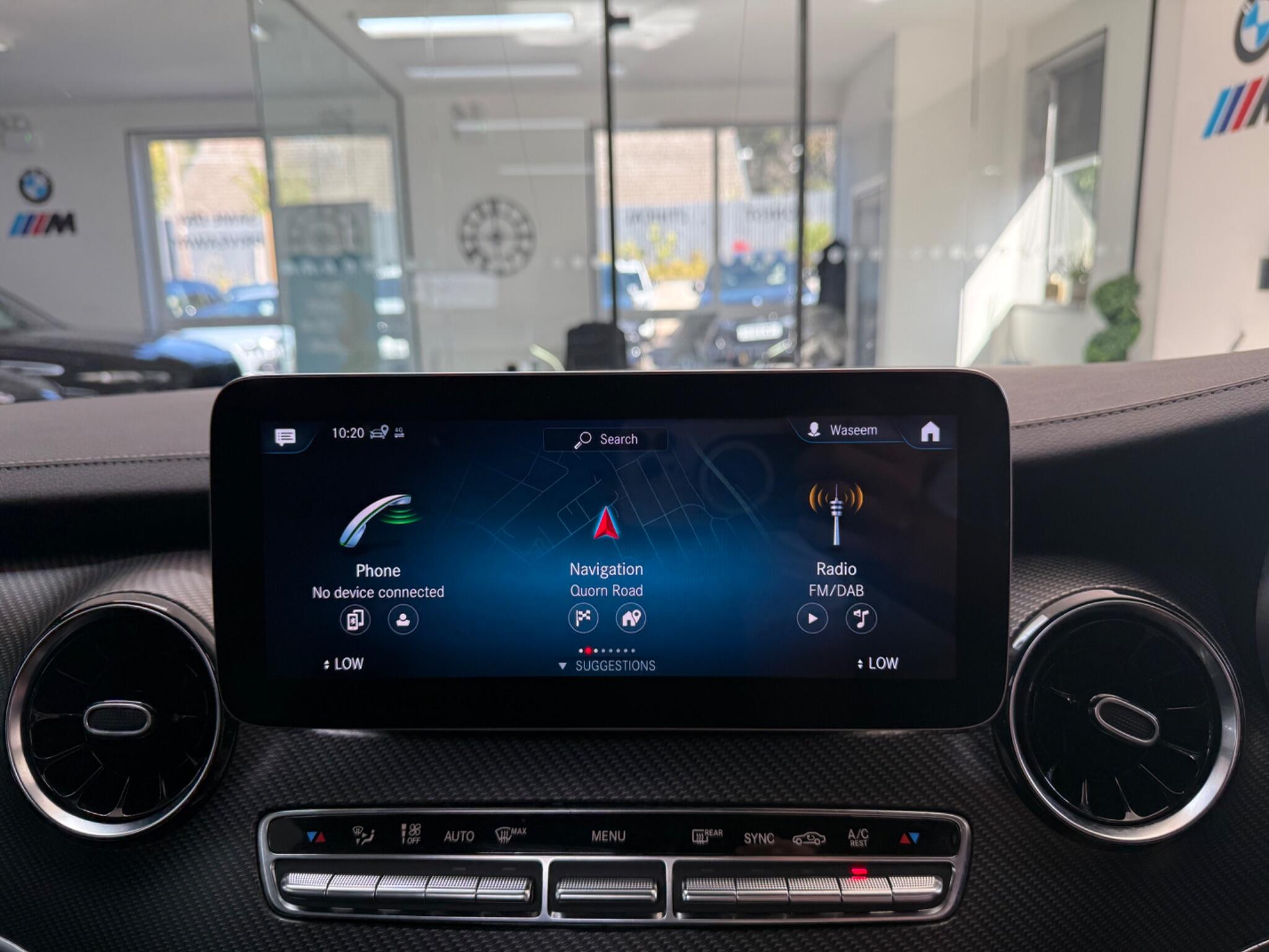 Mercedes-Benz V-Class view 35
