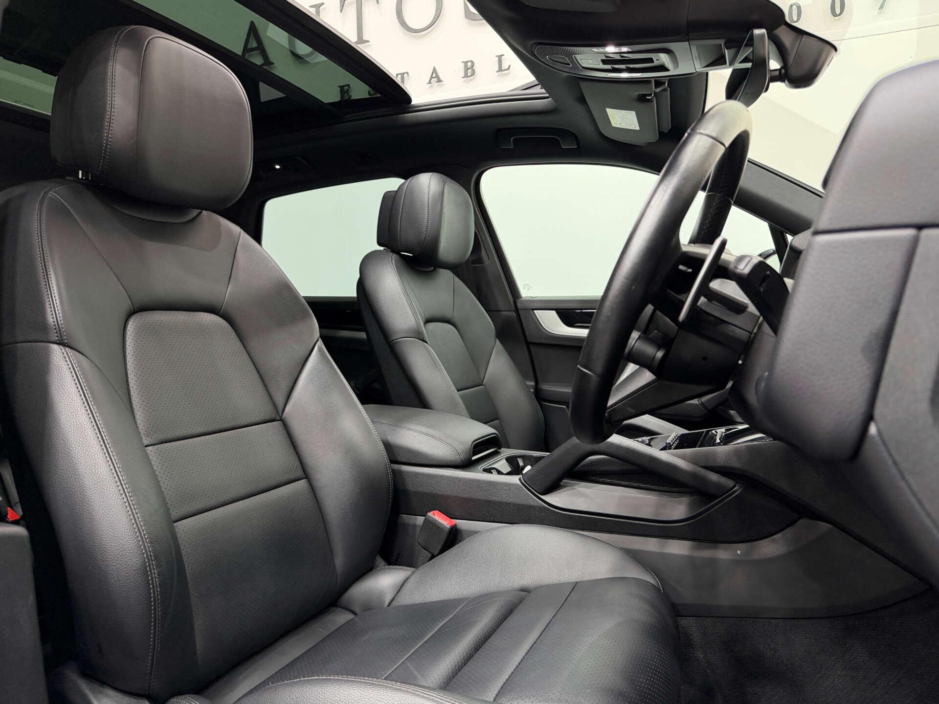 Porsche Cayenne view 2
