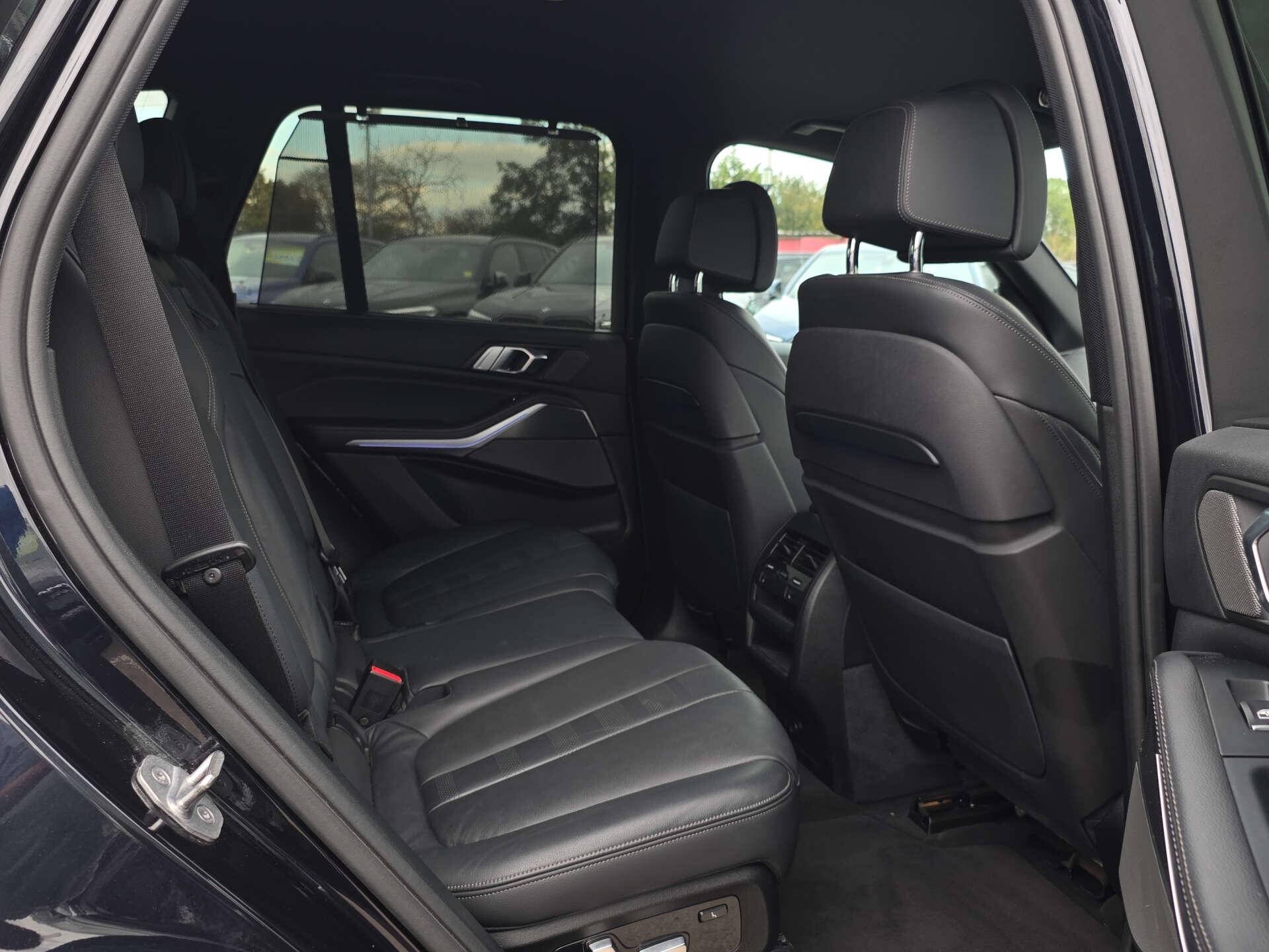 BMW X5 view 19