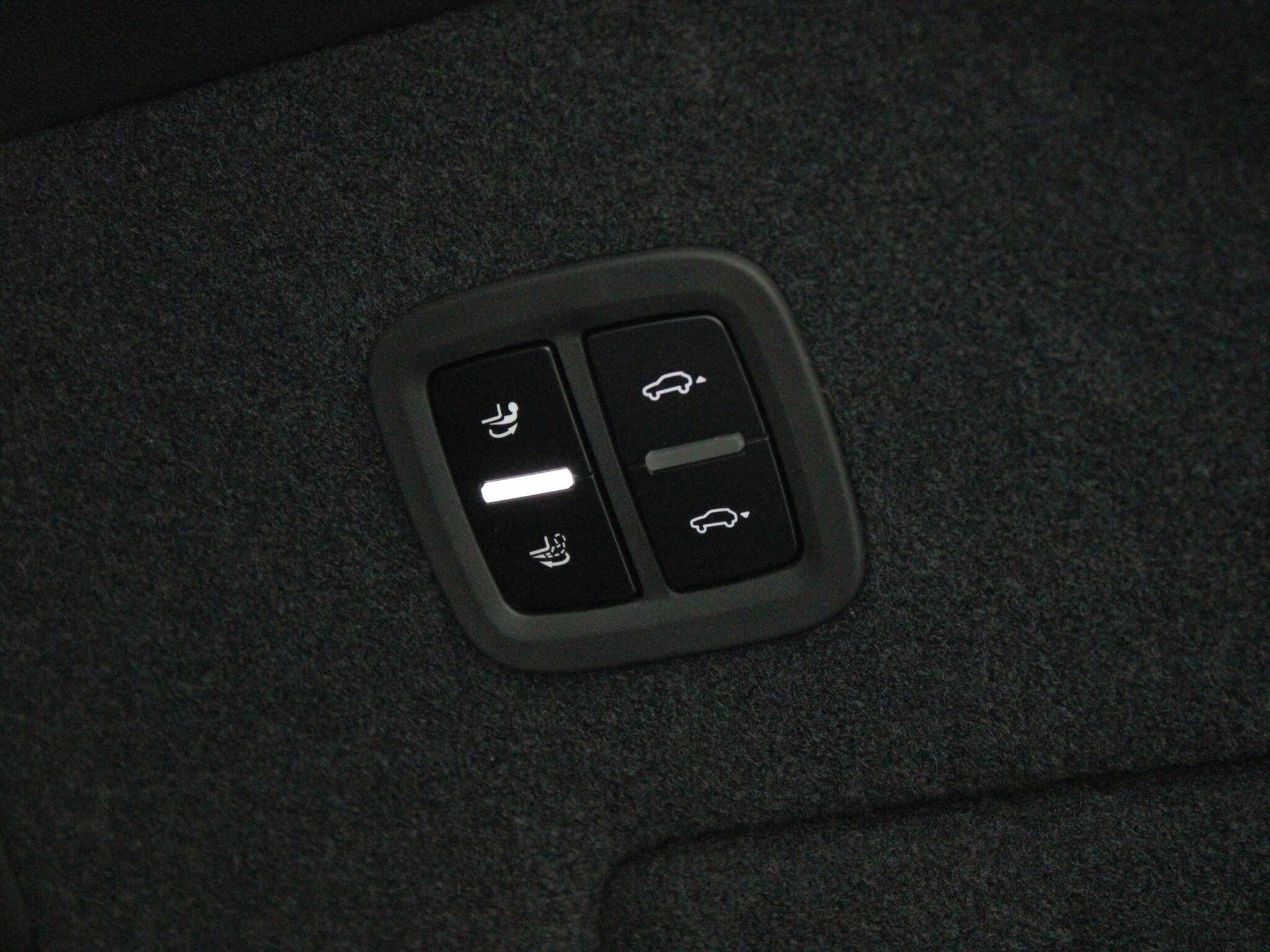 Porsche Cayenne view 40