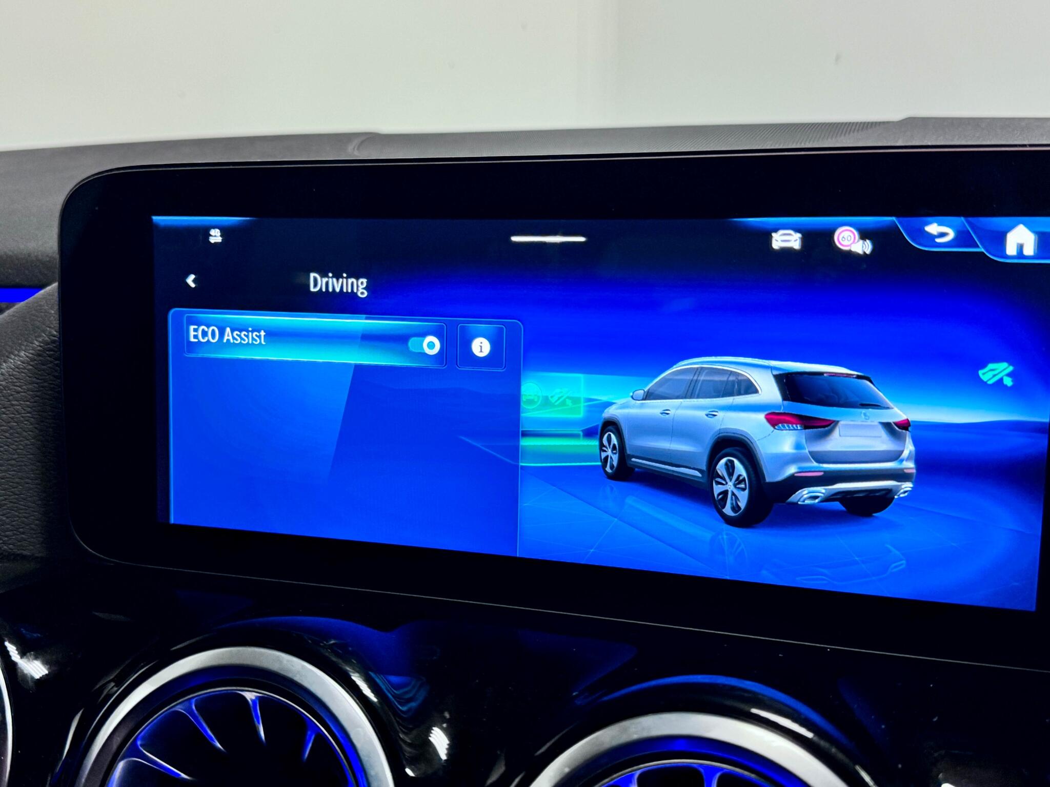 Mercedes-Benz Gla view 47