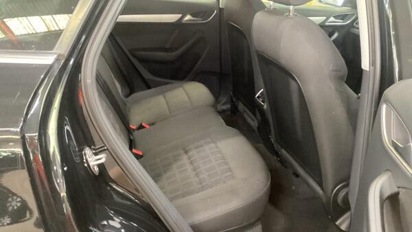 Audi Q3 view 10