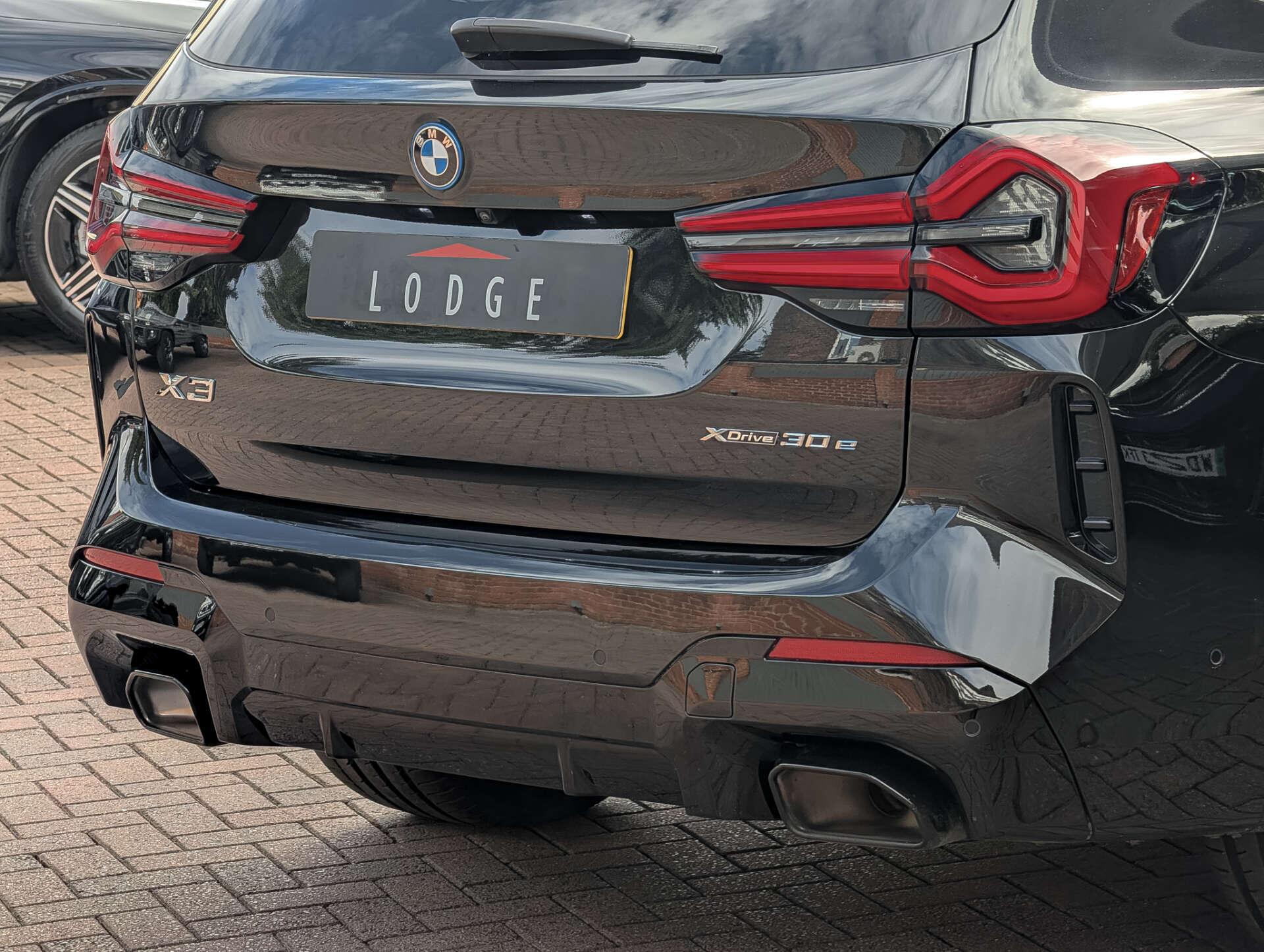 BMW X3 view 19