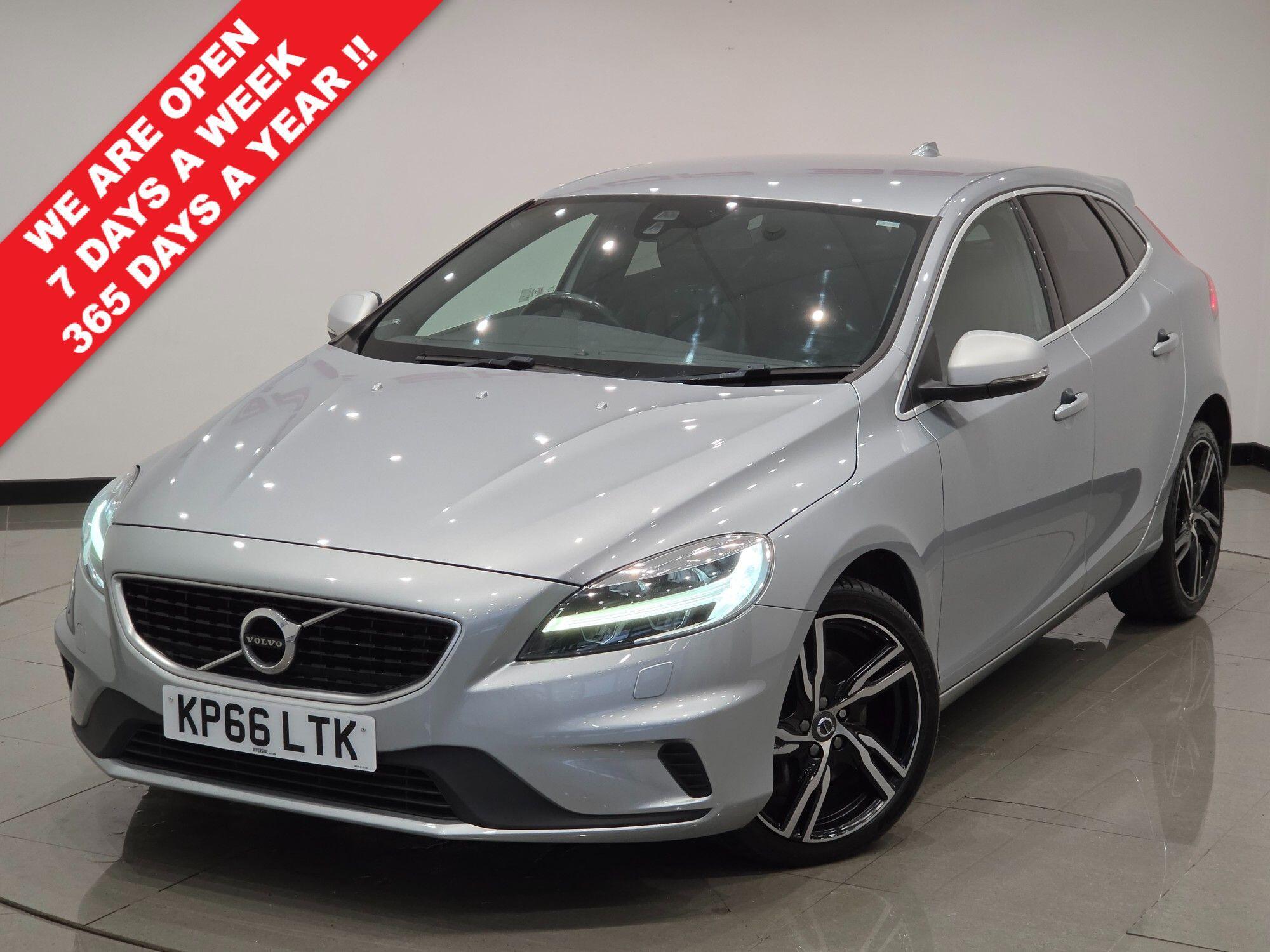 Volvo V40 view 3