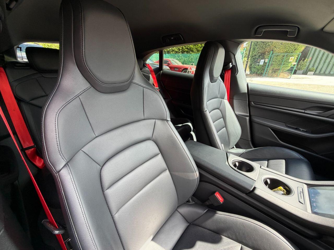 Porsche Taycan view 39