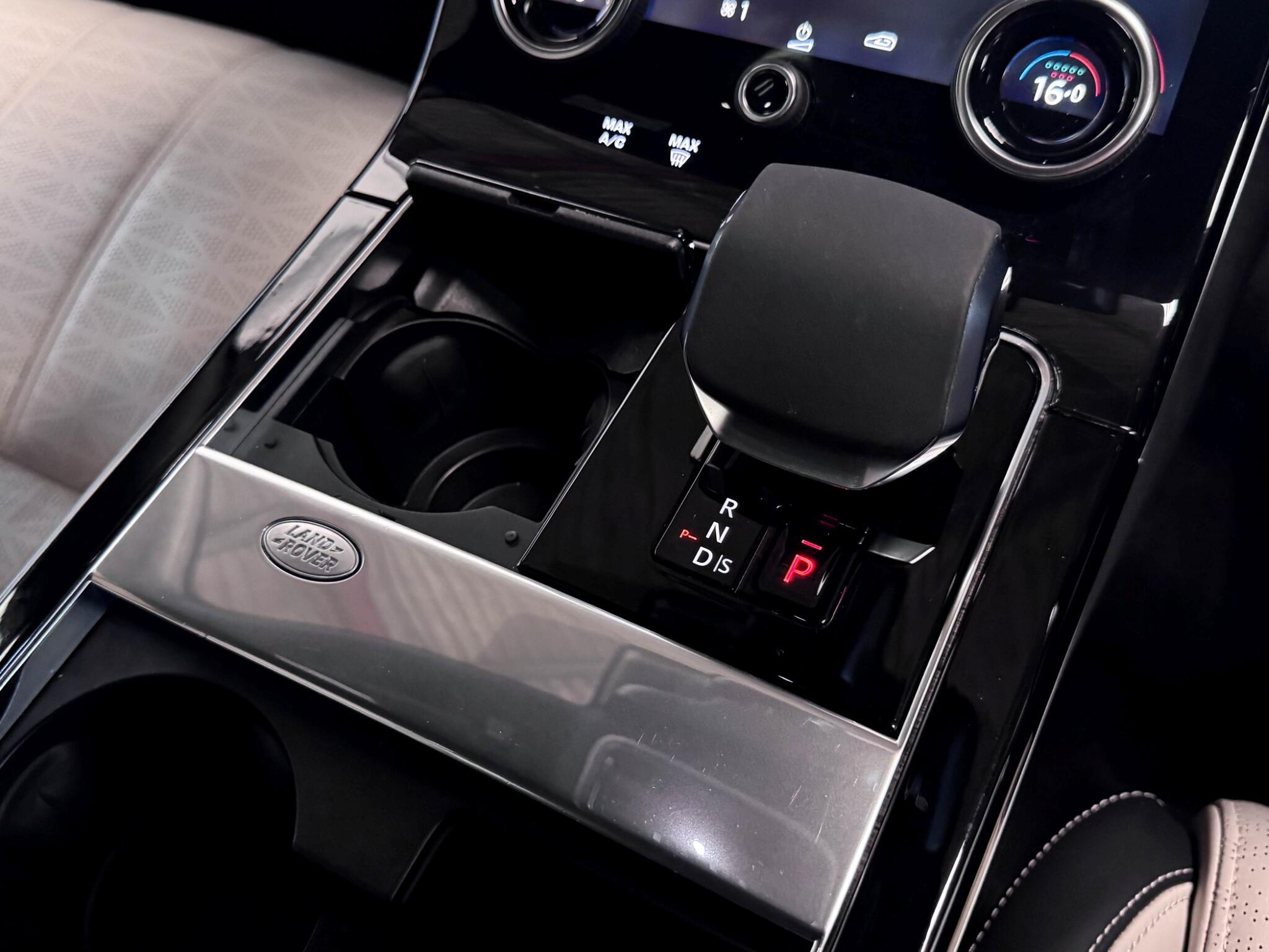 Land Rover Range Rover Velar view 29