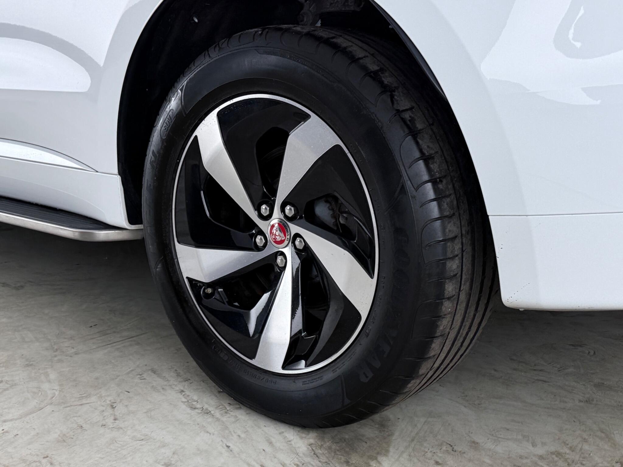 Jaguar F-Pace view 9