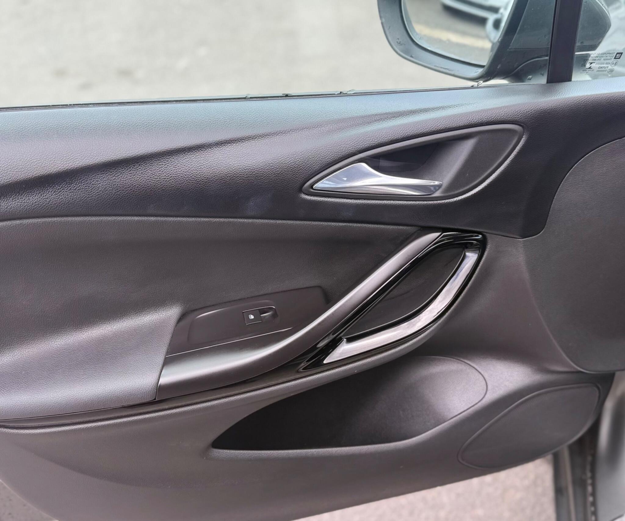 Vauxhall Astra view 18