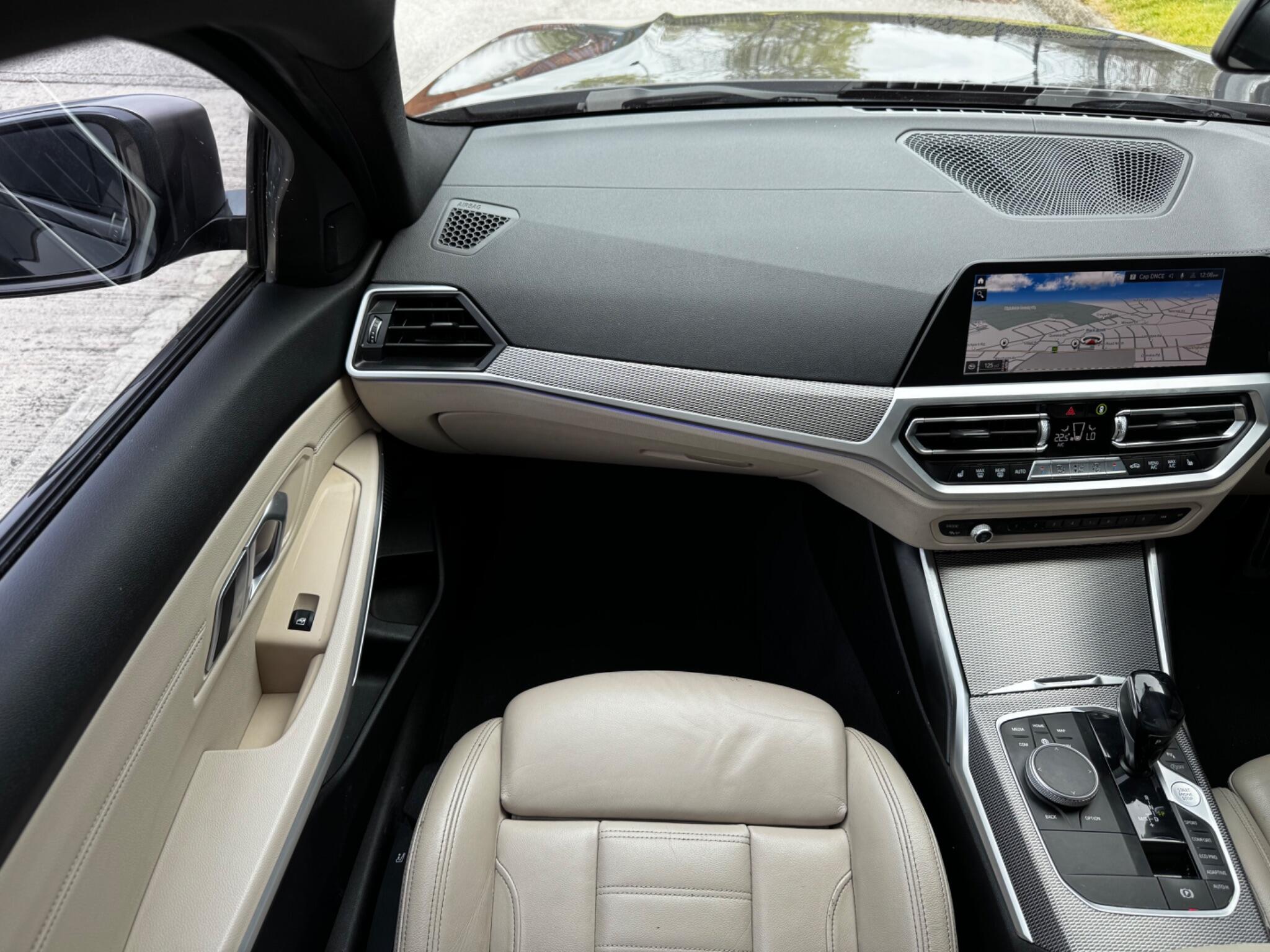 BMW 3 Series view 25