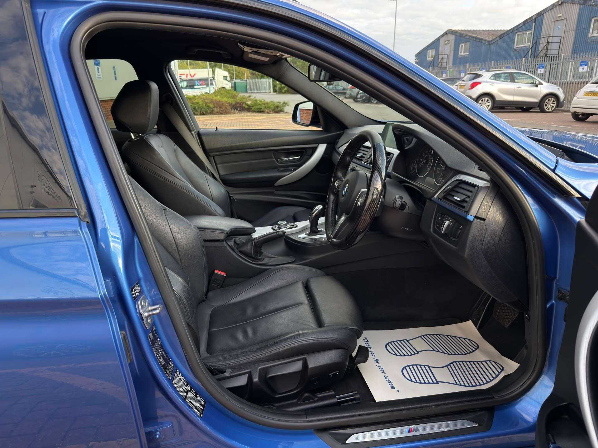 BMW 3 Series view 25