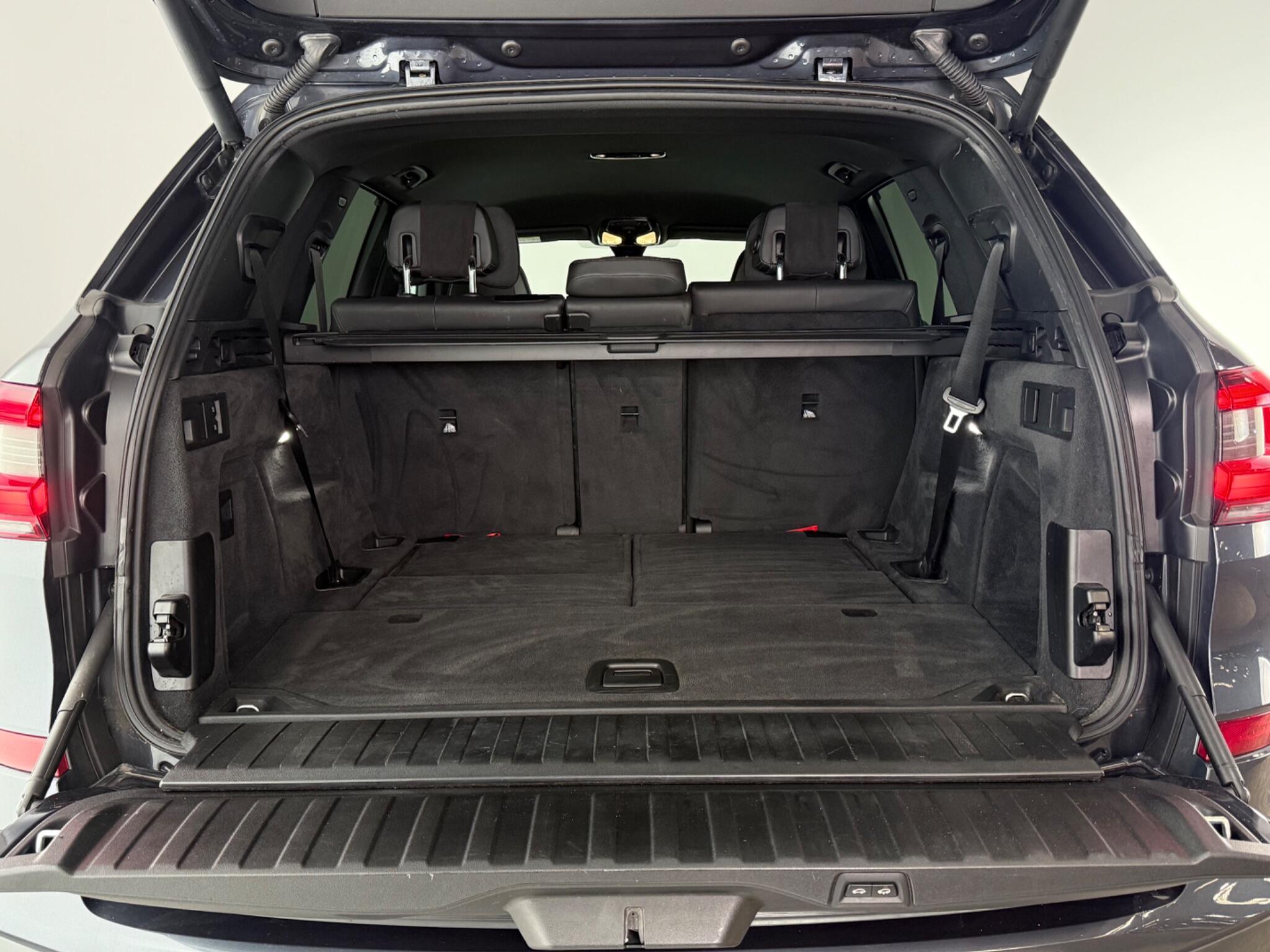BMW X5 view 12