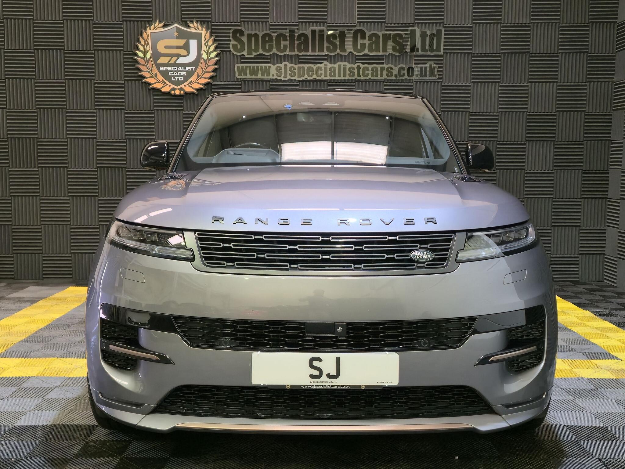 Land Rover Range Rover Sport view 5