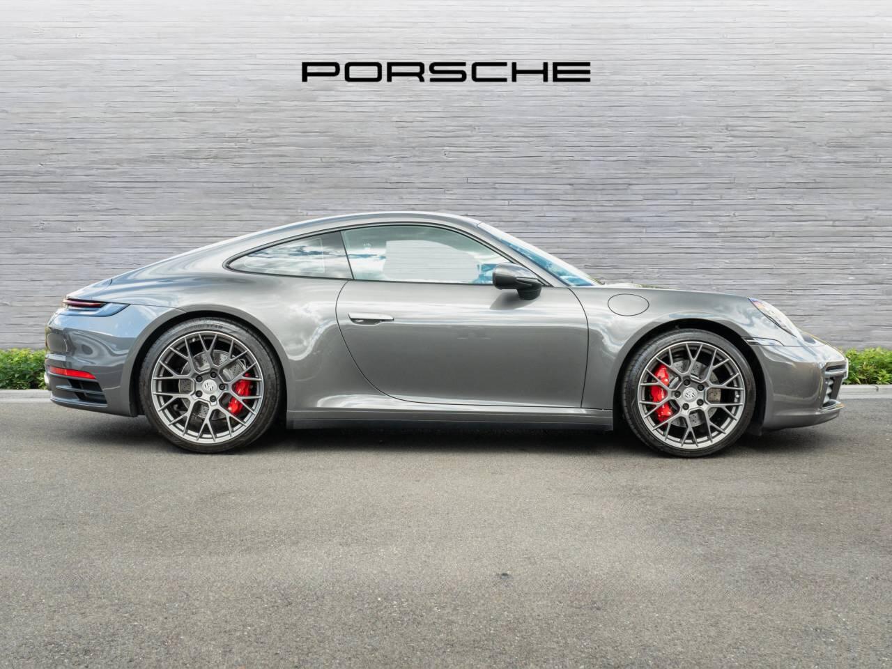 Porsche 911 view 2