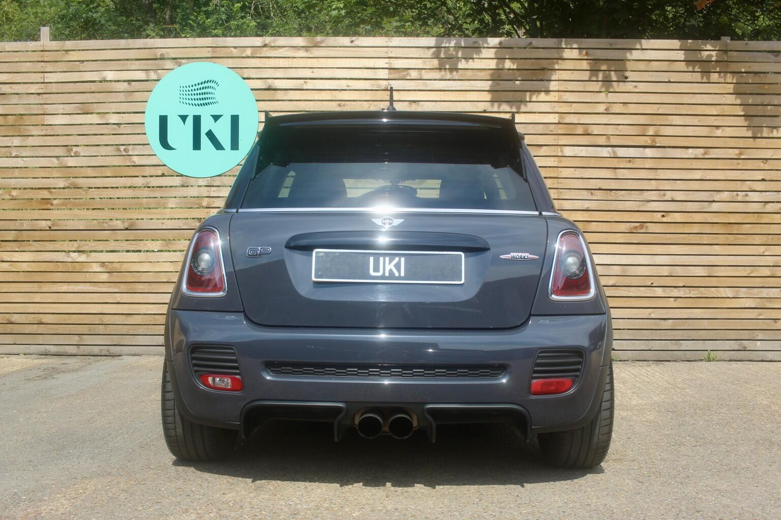 Mini Hatch view 6