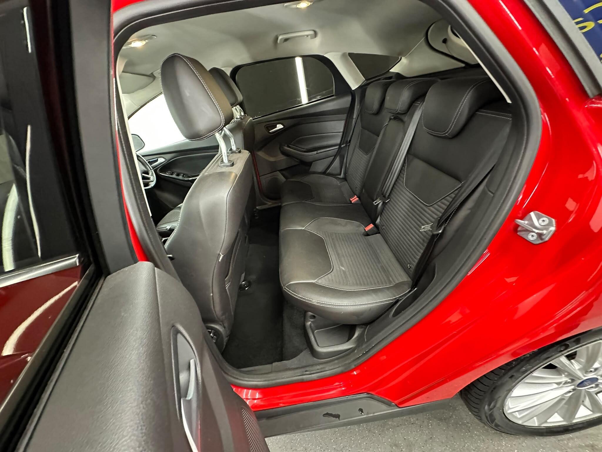 Ford Focus view 31