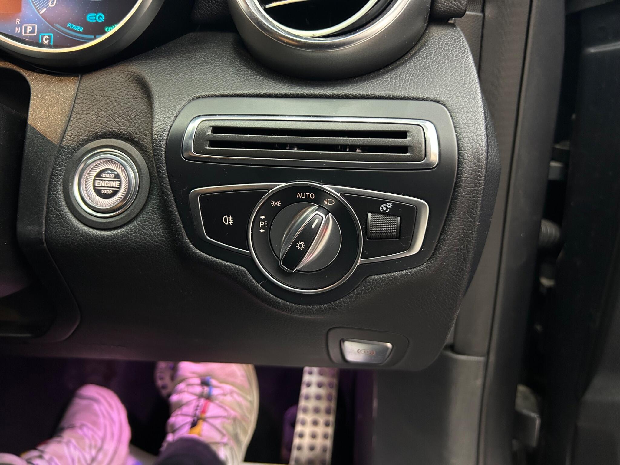 Mercedes-Benz C Class view 24