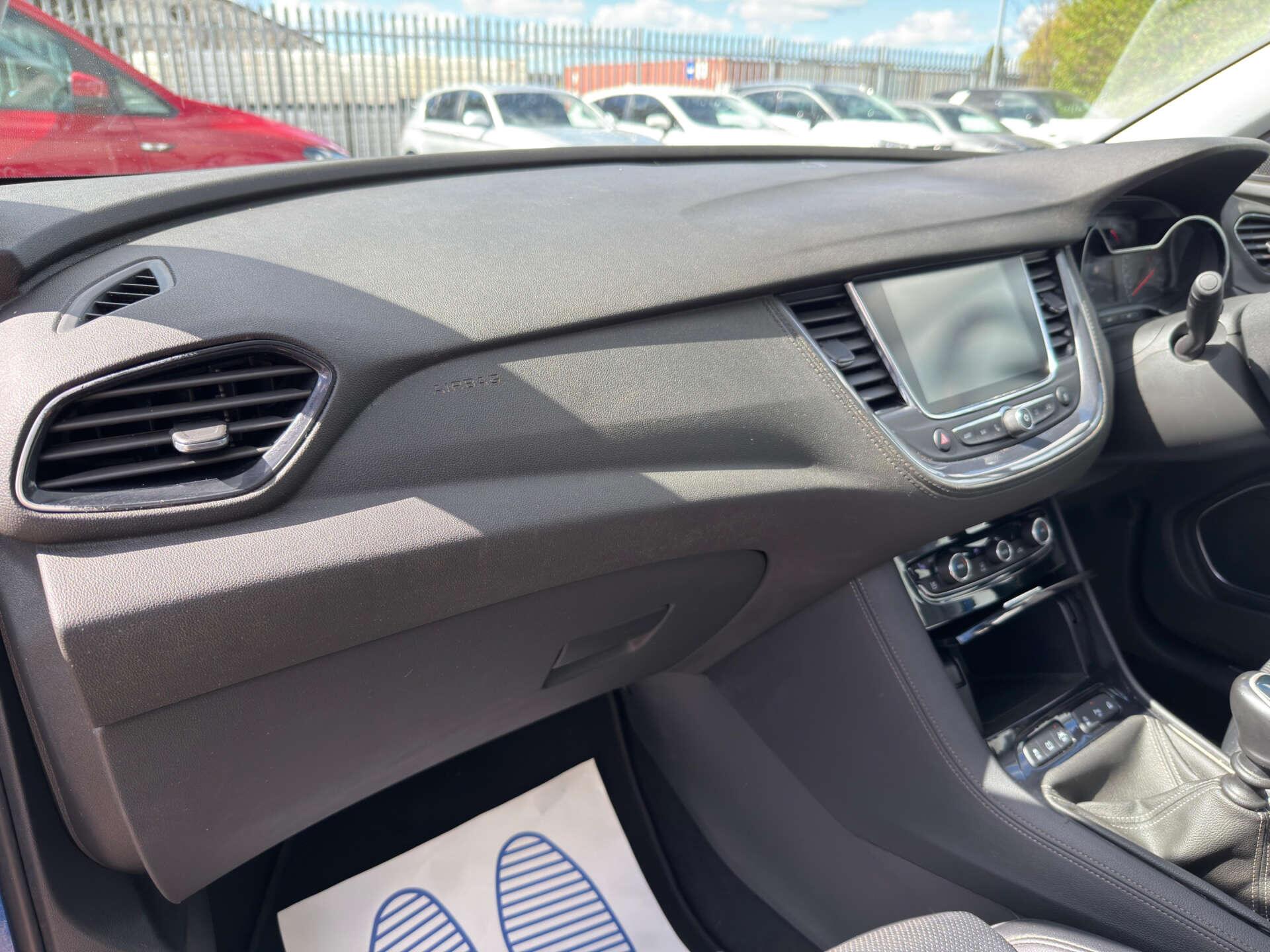 Vauxhall Grandland X view 22