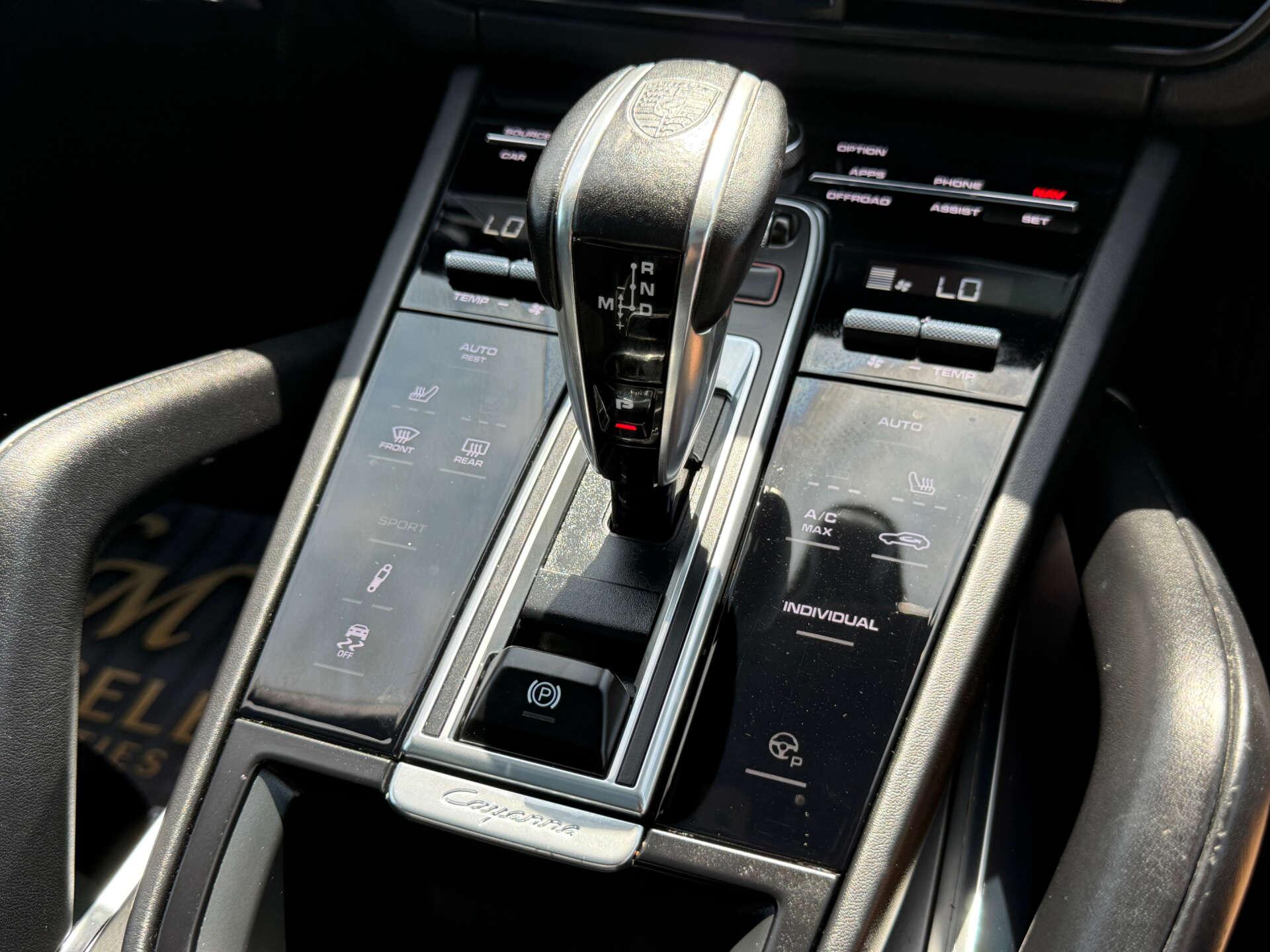 Porsche Cayenne view 50