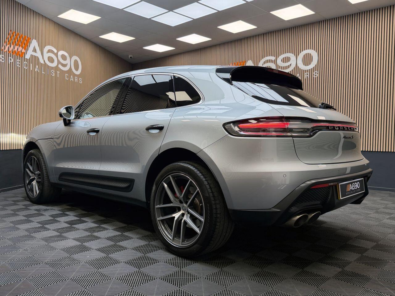 Porsche Macan view 5