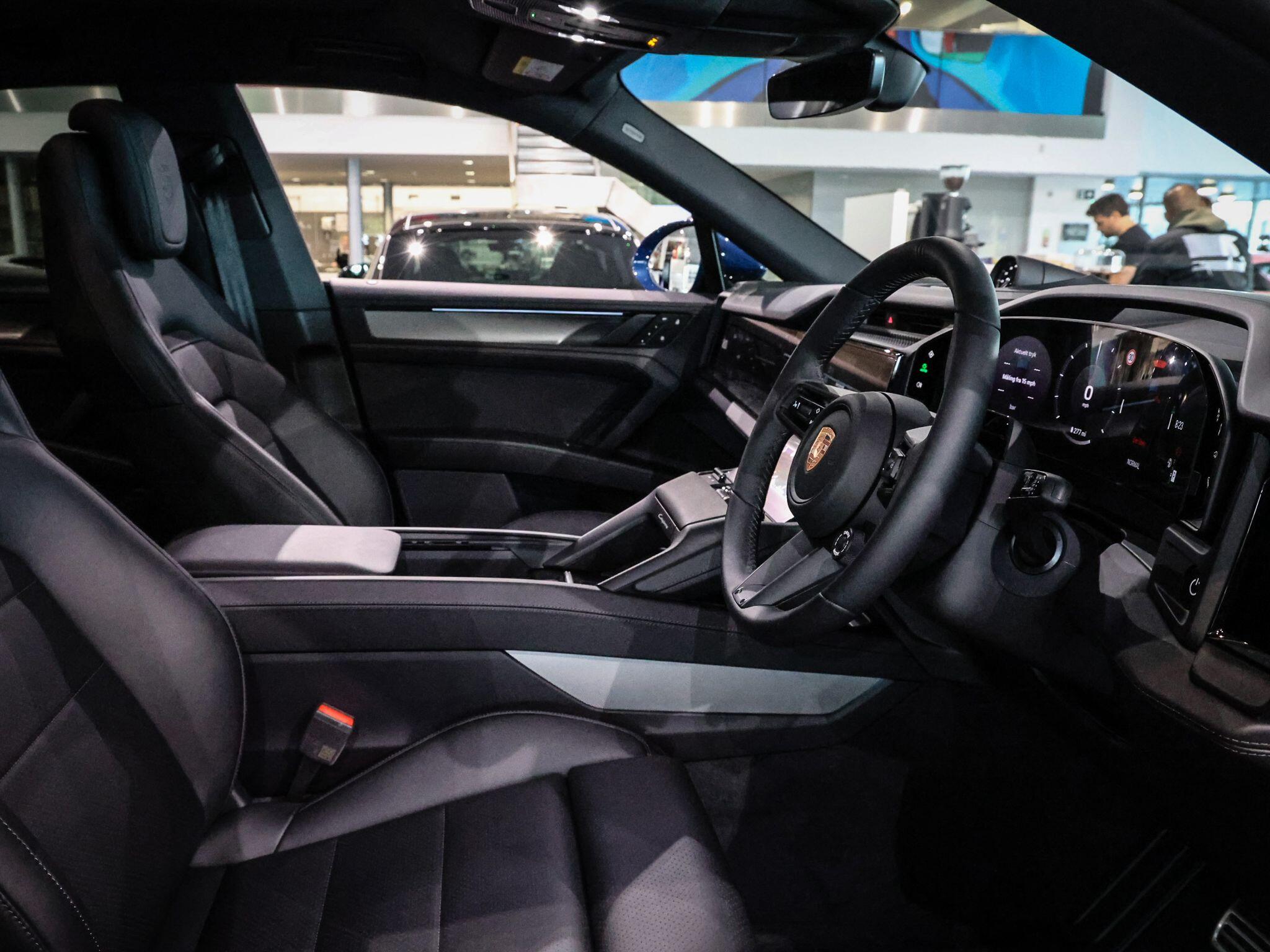 Porsche Cayenne view 8