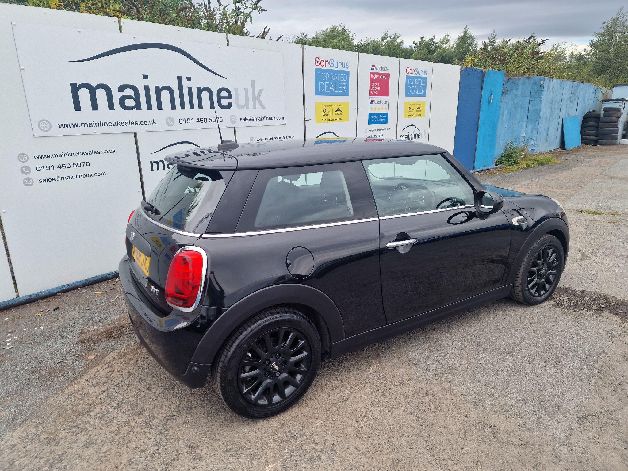 Mini Hatch view 29