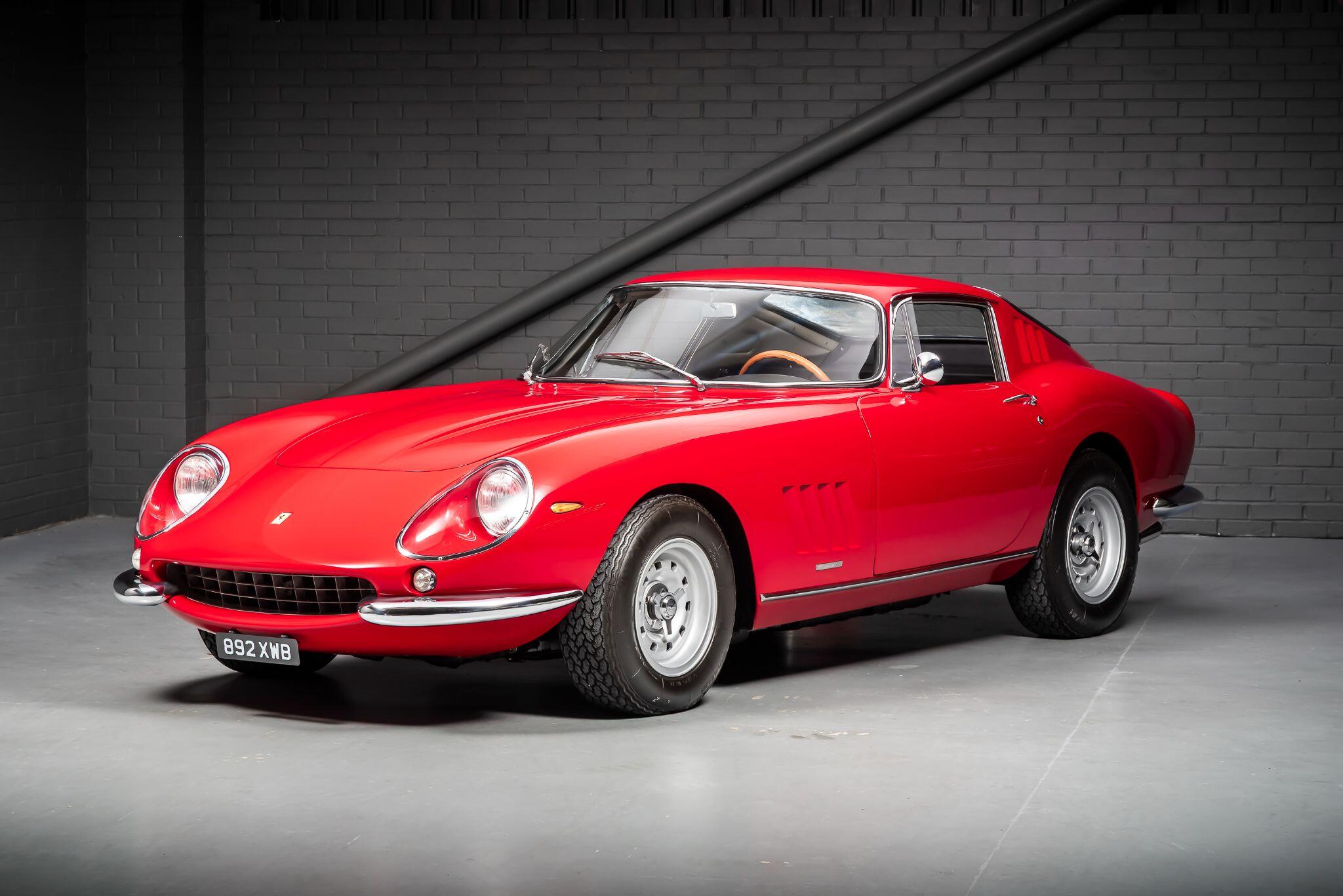 Ferrari 275 view 13