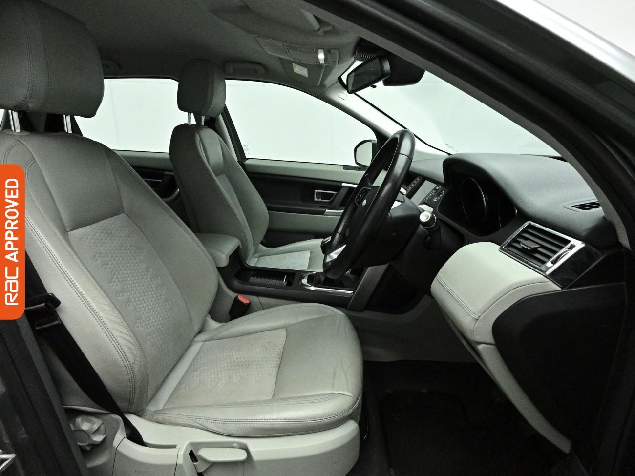 Land Rover Discovery Sport view 12