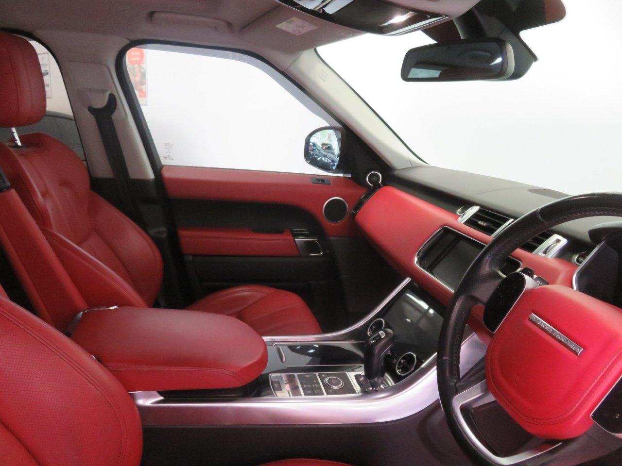Land Rover Range Rover Sport view 30