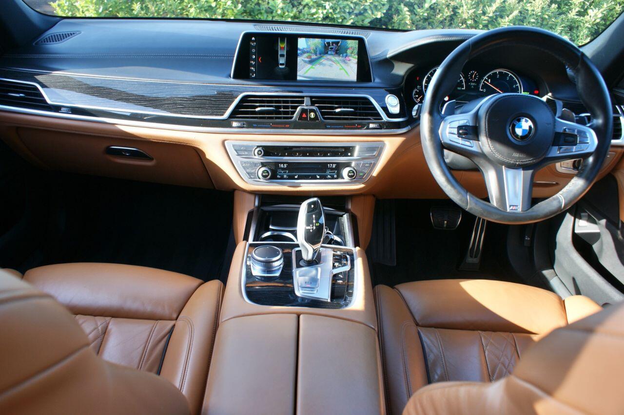 BMW 7 Series view 3