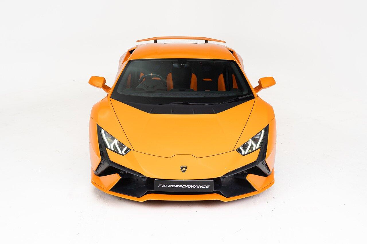Lamborghini Huracan view 19