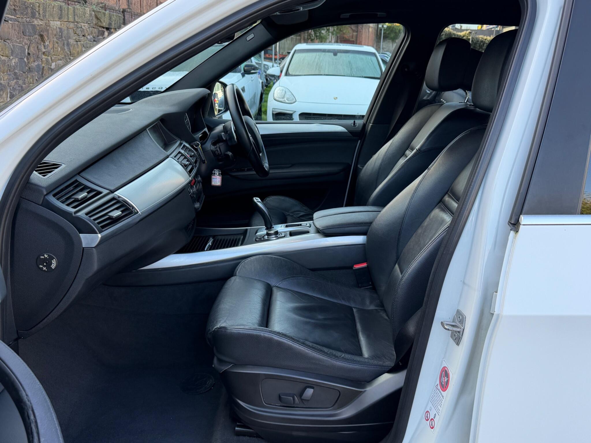 BMW X5 view 15