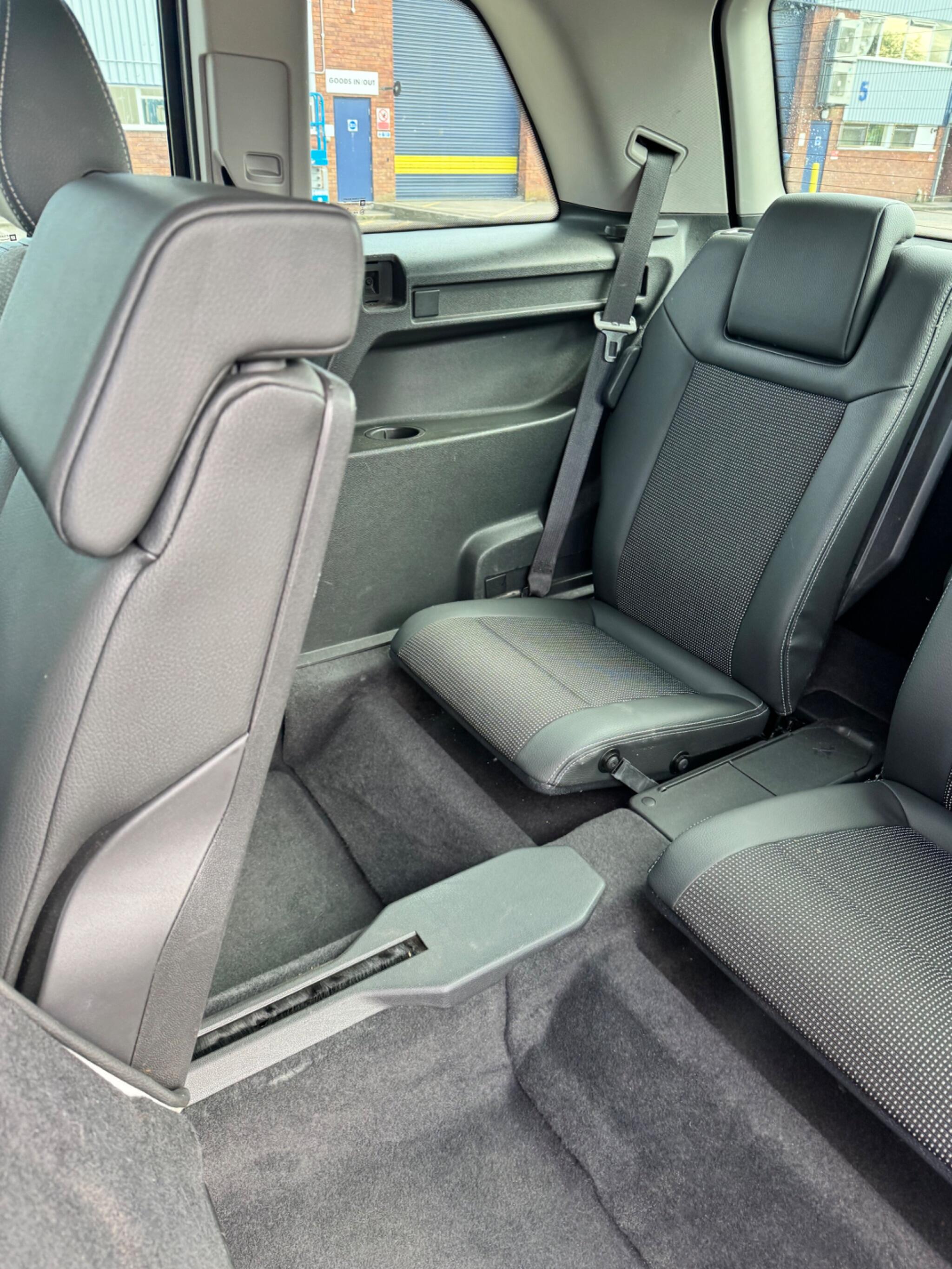 Vauxhall Zafira view 30