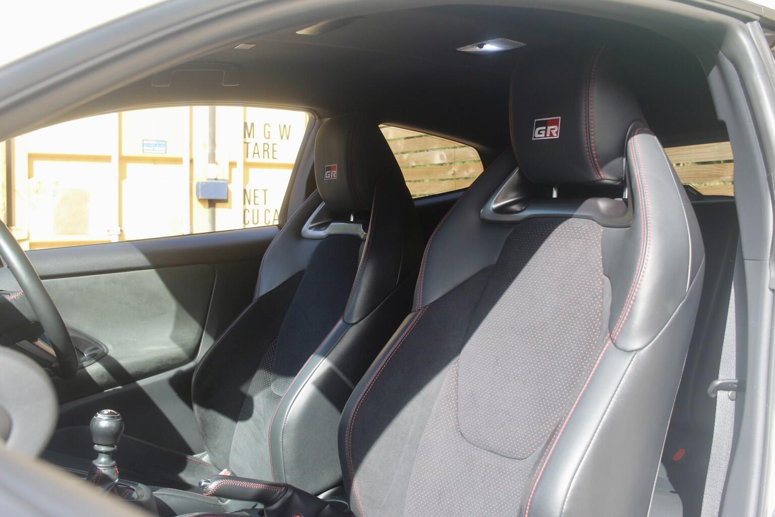 Toyota Yaris view 11