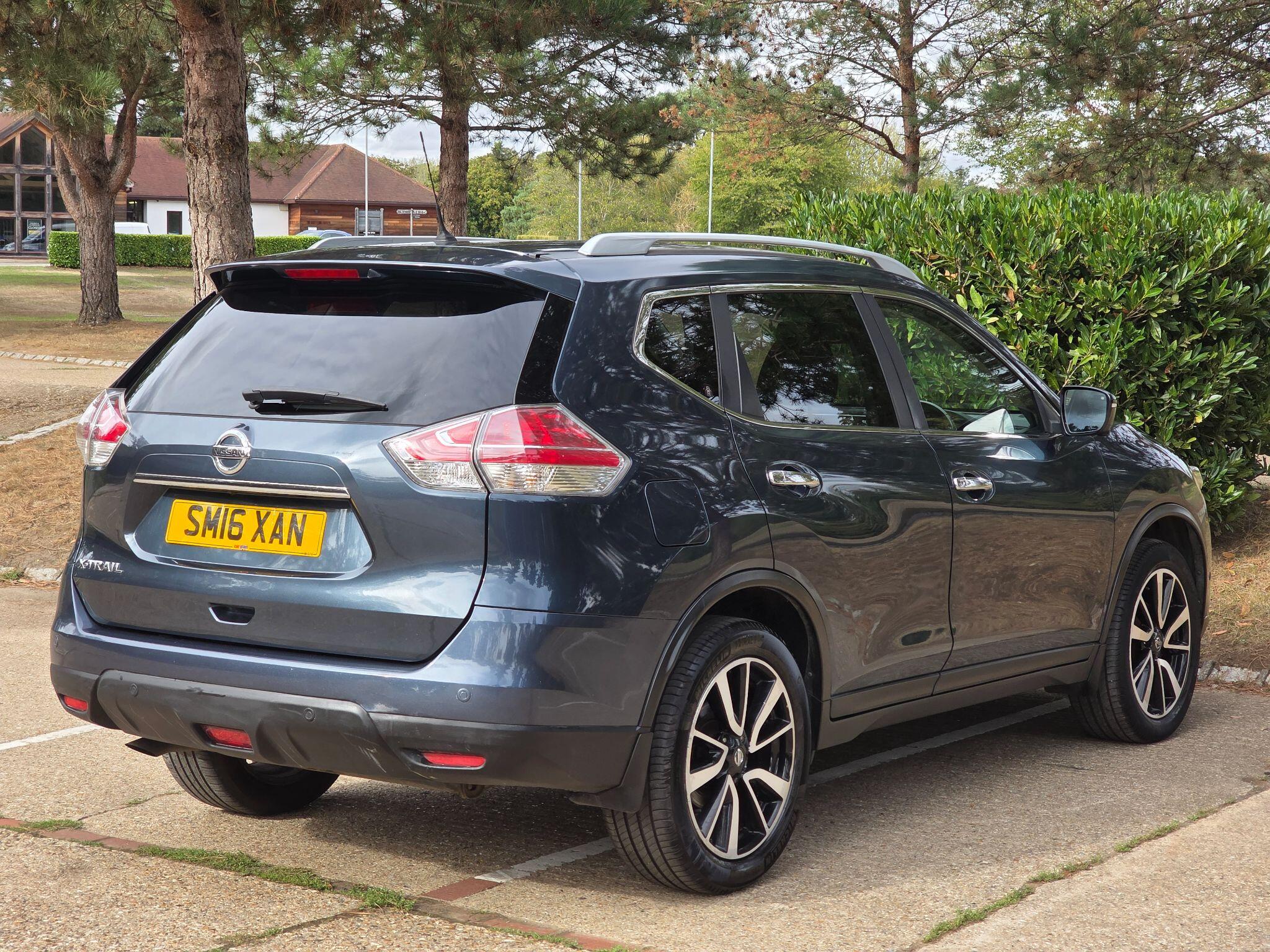 Nissan X-Trail view 11