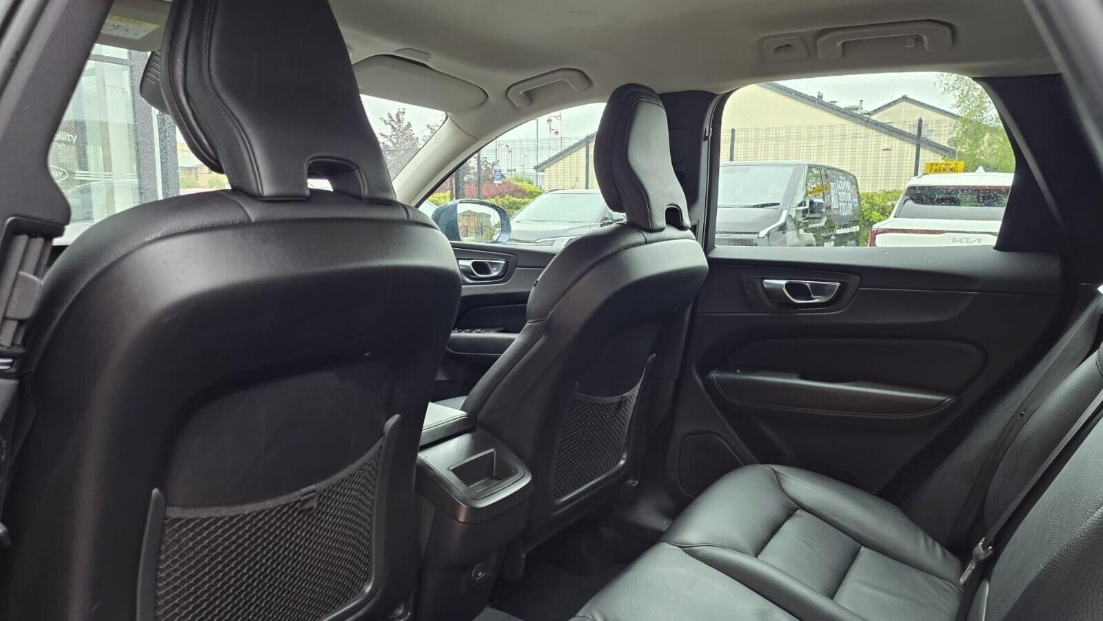 Volvo XC60 view 24