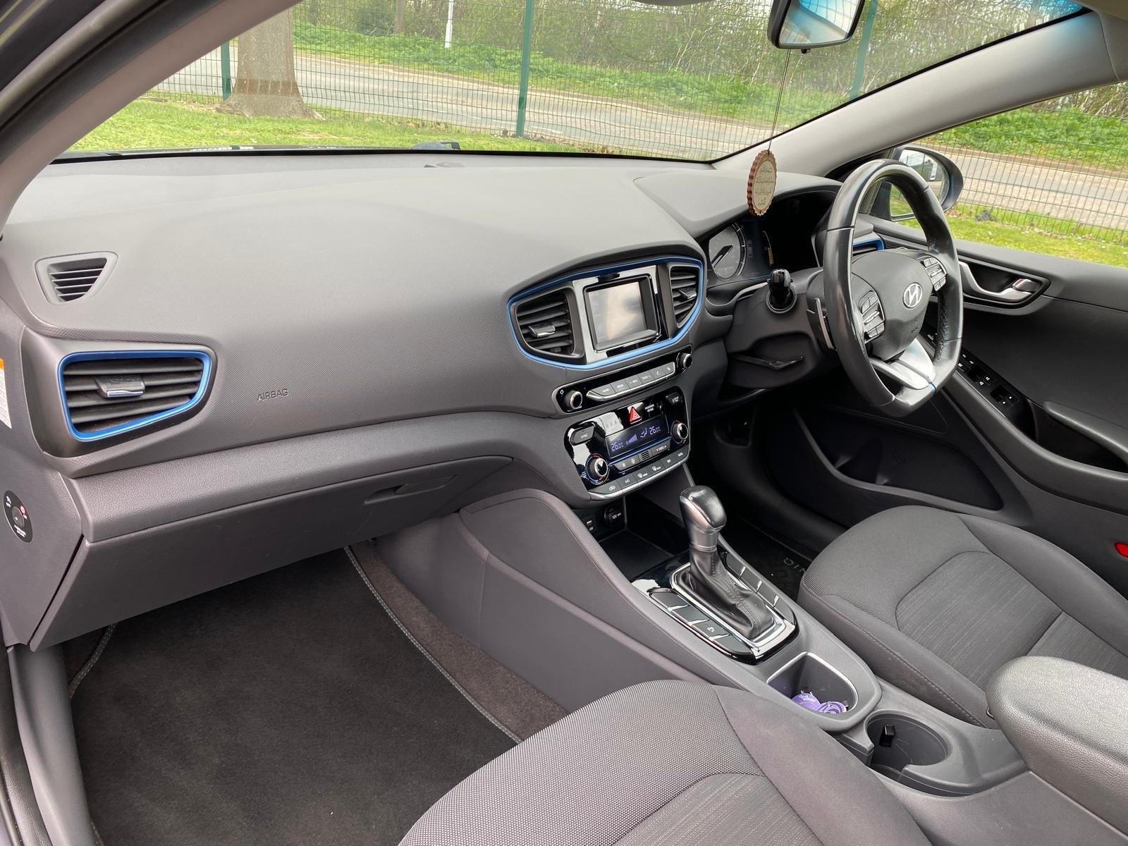 Hyundai Ioniq view 13