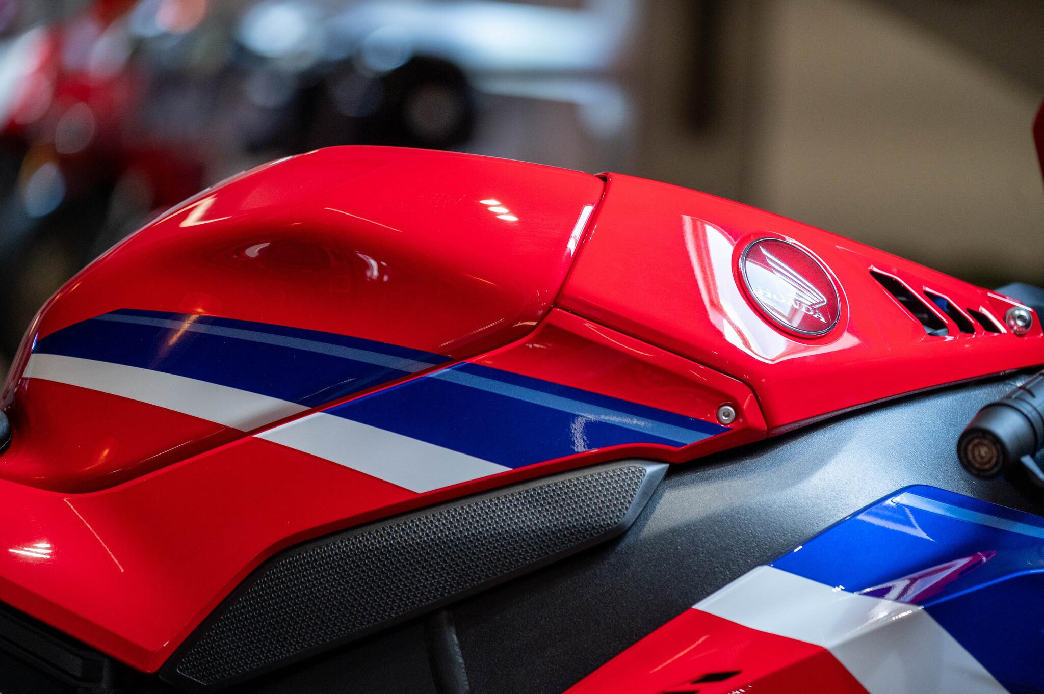 Honda CBR1000RR-R Fireblade SP view 12