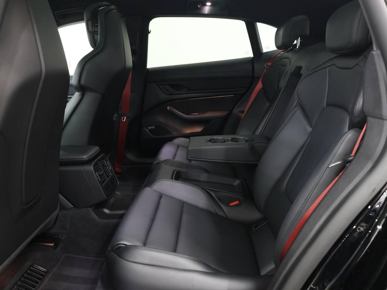 Porsche Taycan view 37