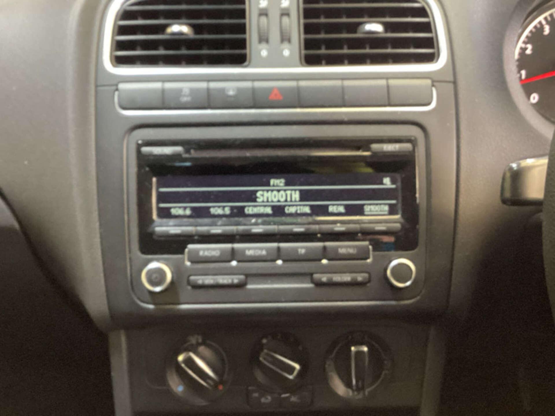 Volkswagen Polo view 10