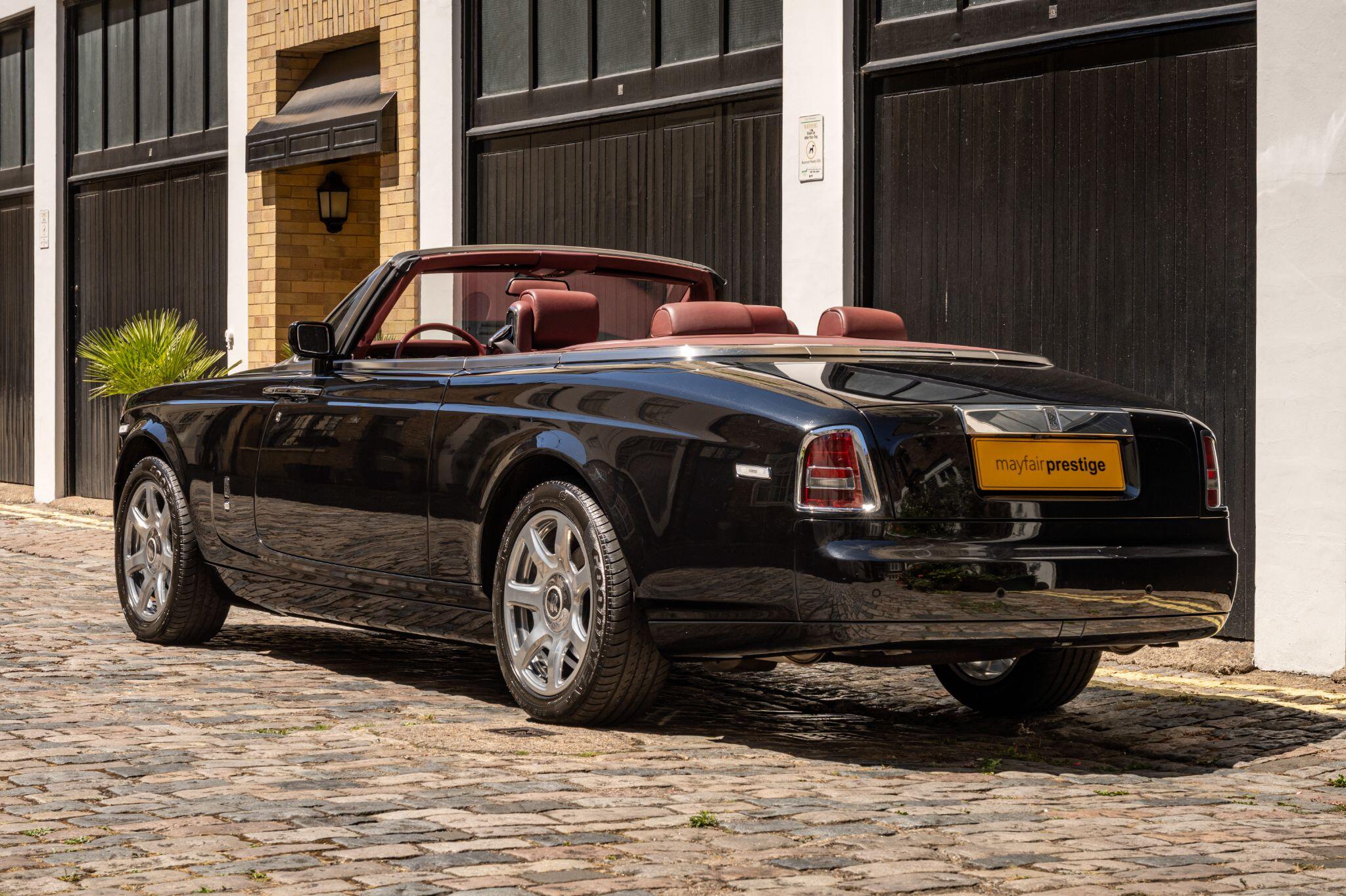 Rolls-Royce Phantom view 10