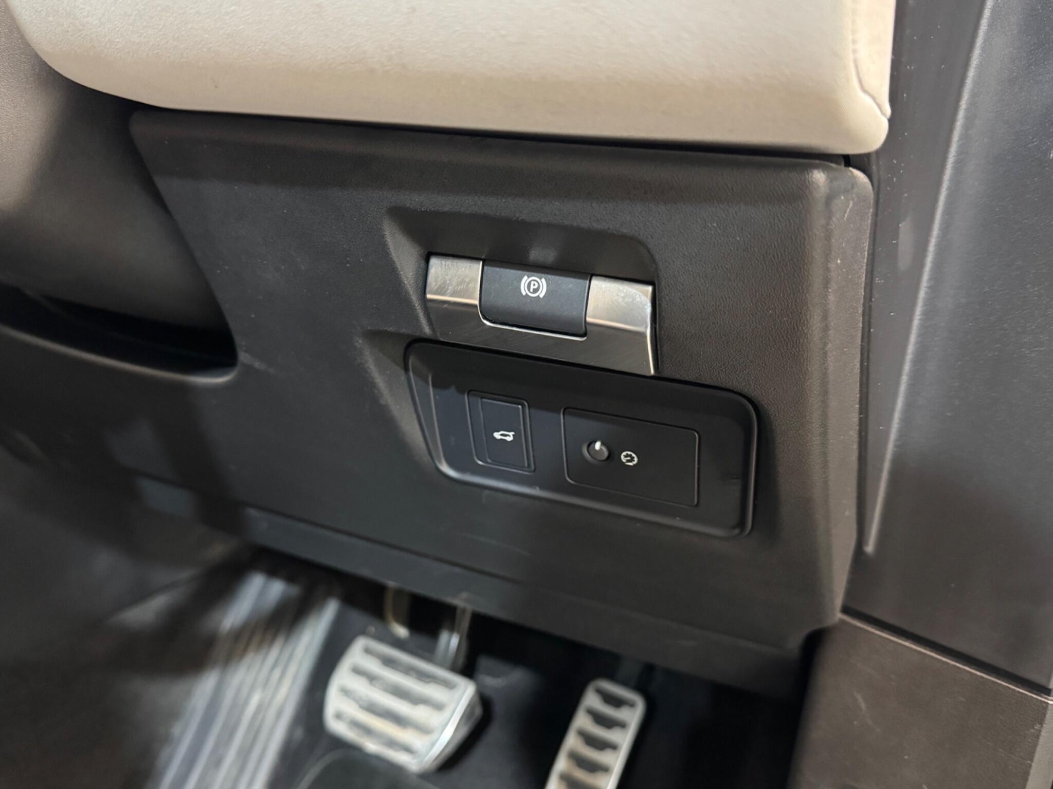 Land Rover Range Rover Evoque view 22