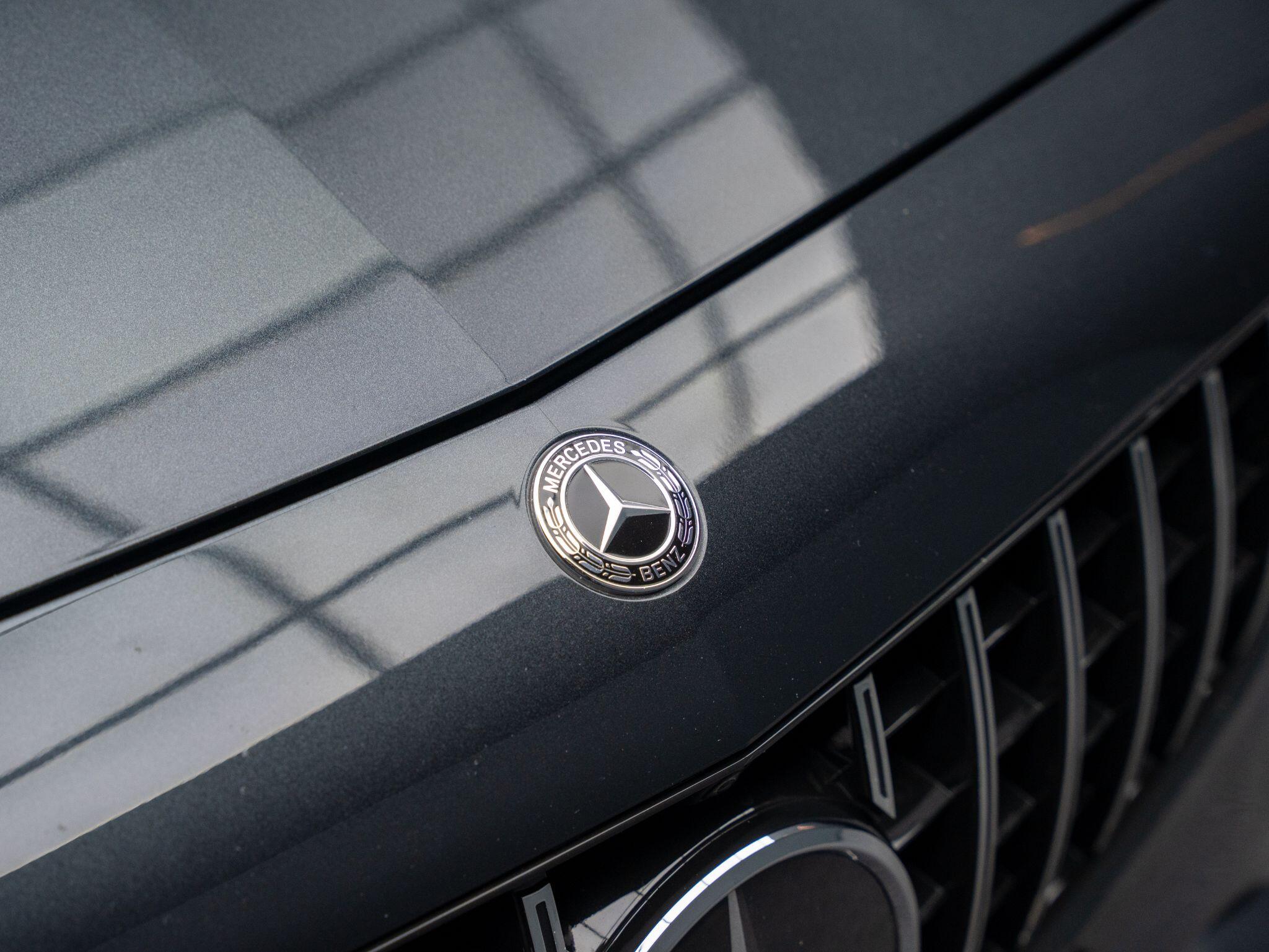 Mercedes-Benz S-Class view 24