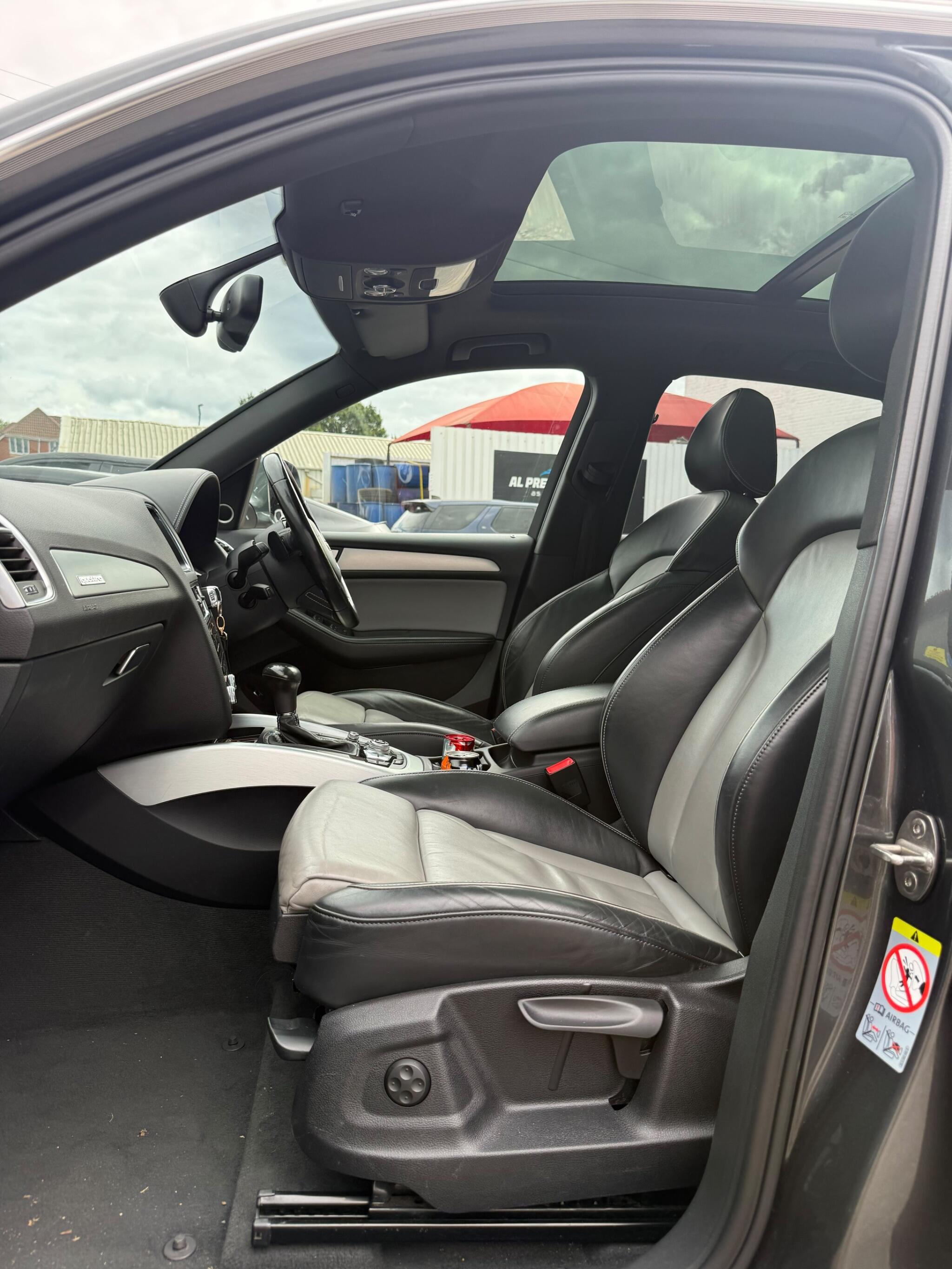 Audi Q5 view 7