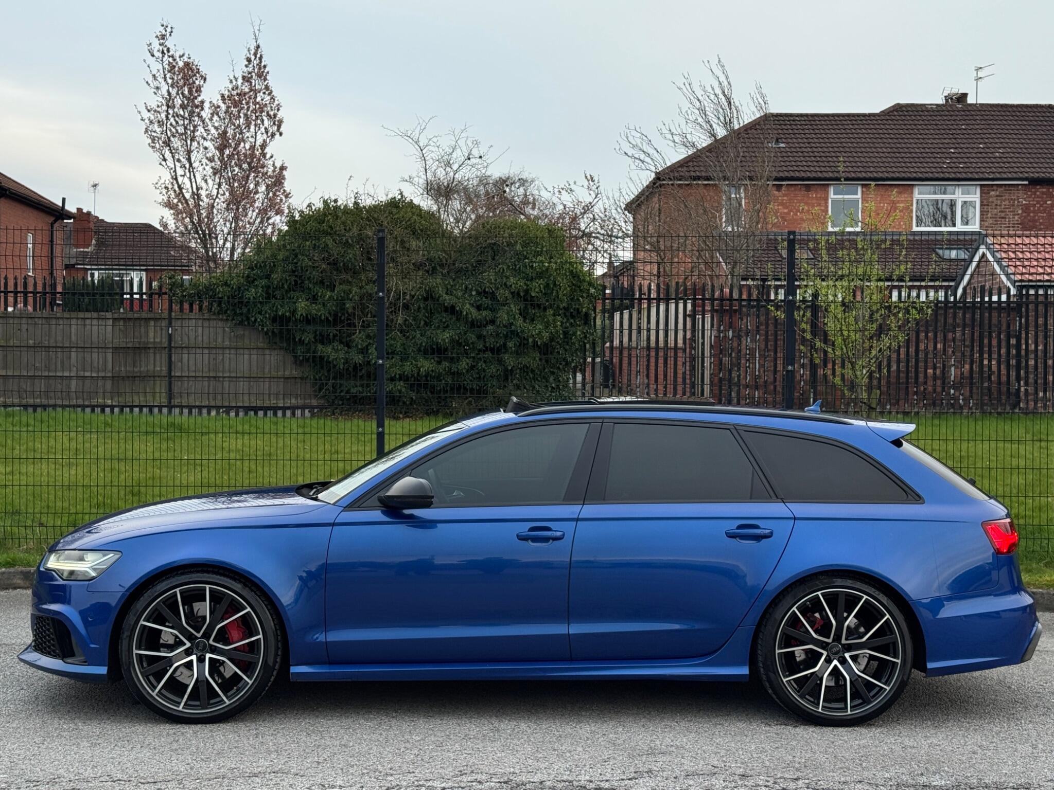 Audi RS6 view 16